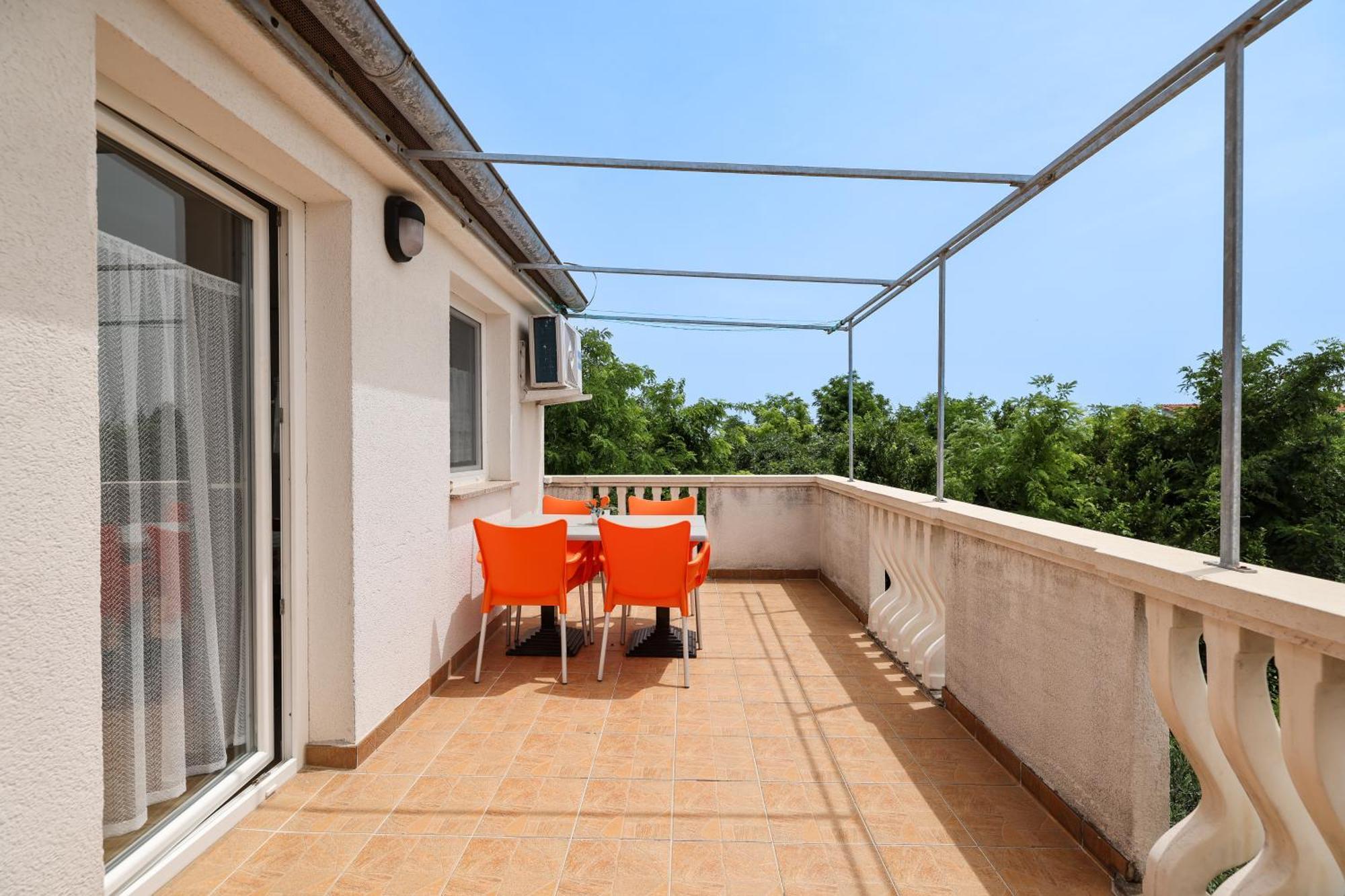 Apartments Kika Nin Exterior photo