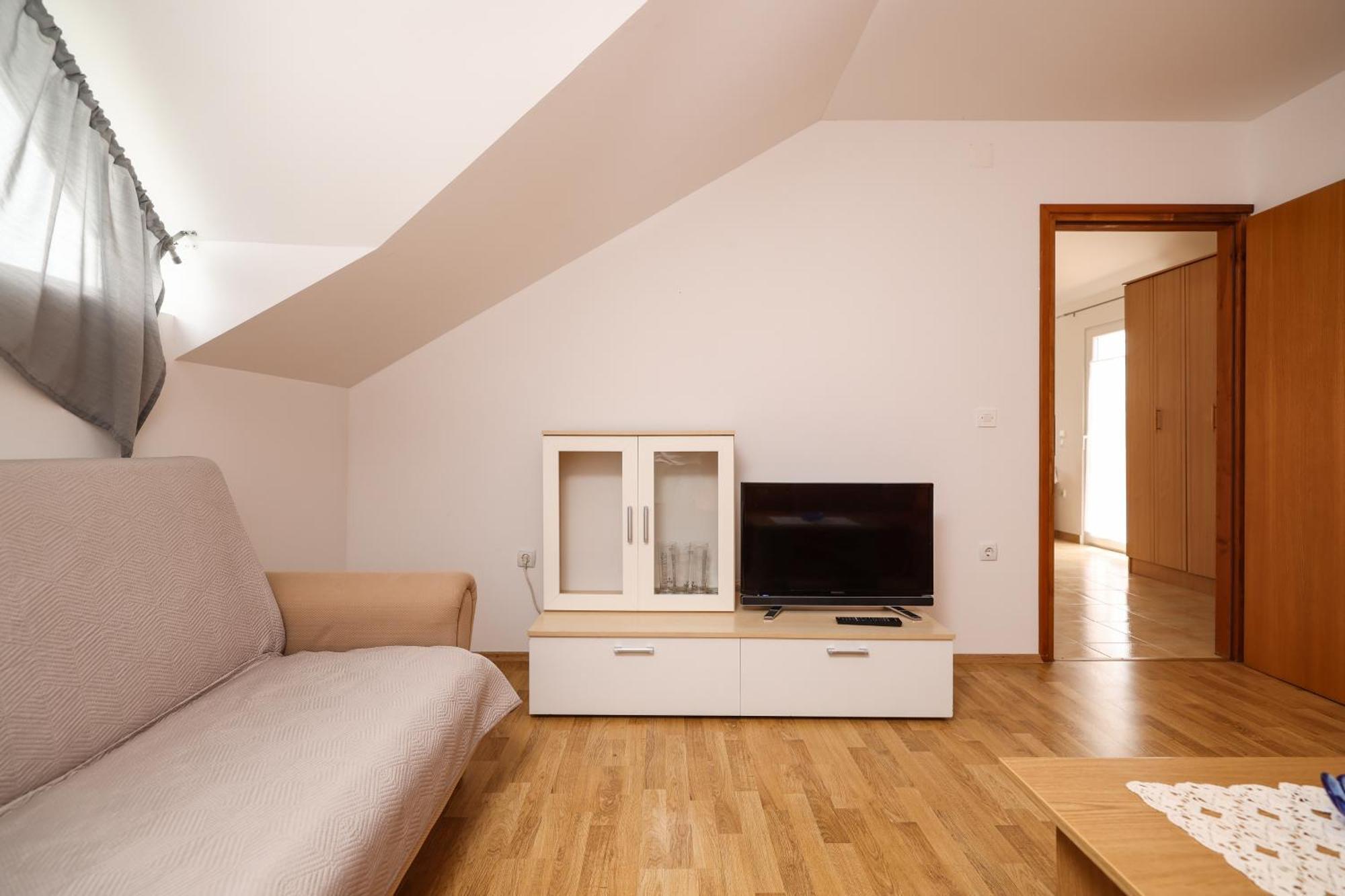 Apartments Kika Nin Exterior photo