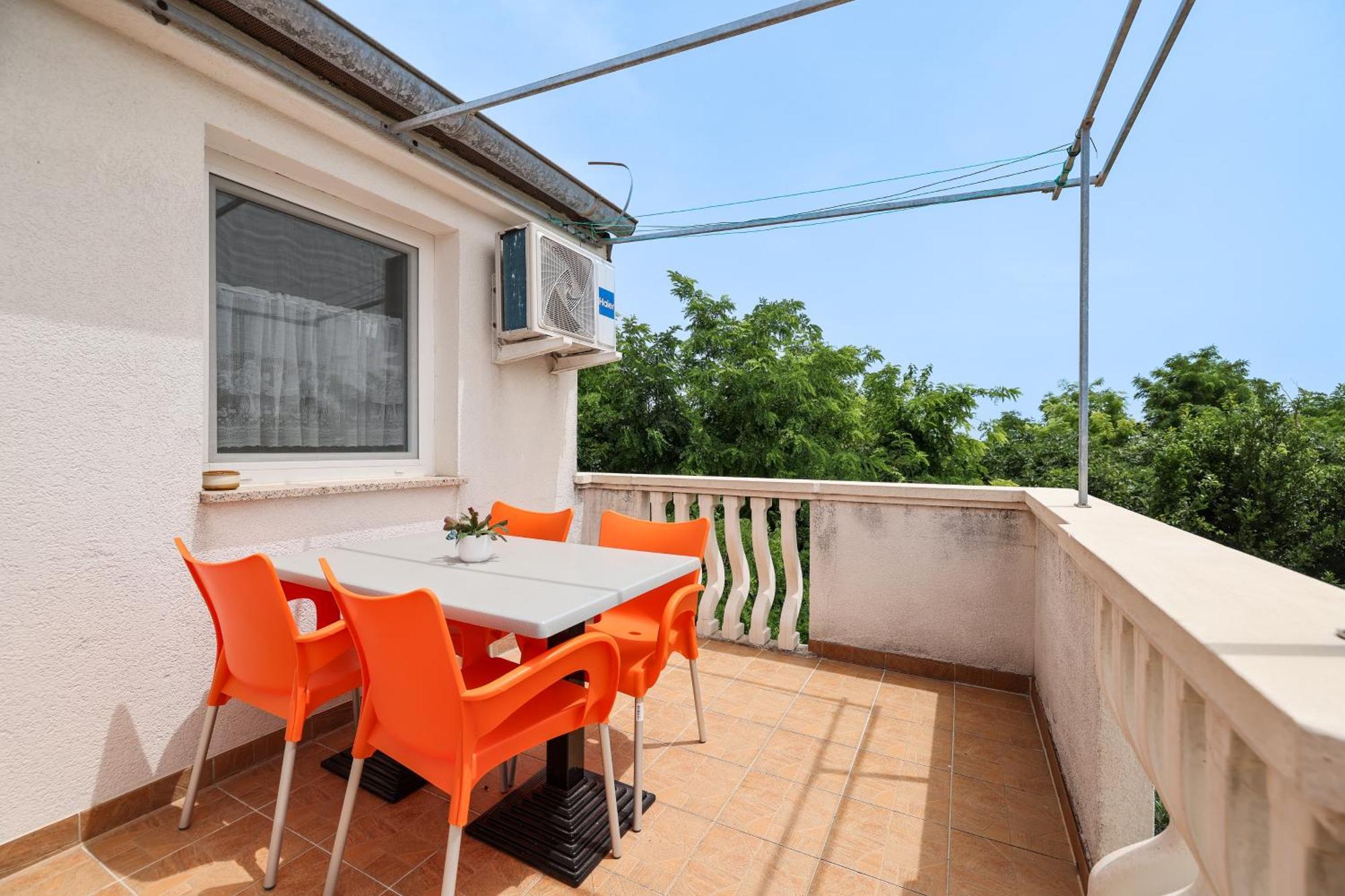 Apartments Kika Nin Exterior photo