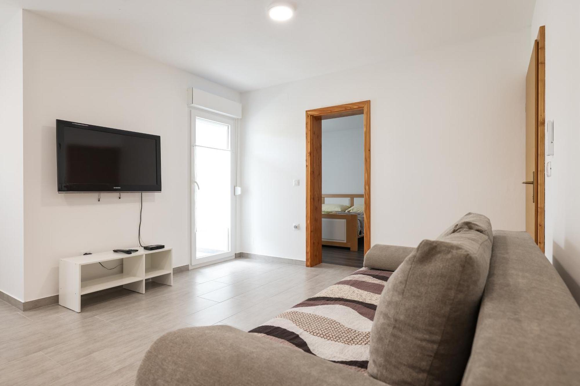 Apartments Kika Nin Exterior photo