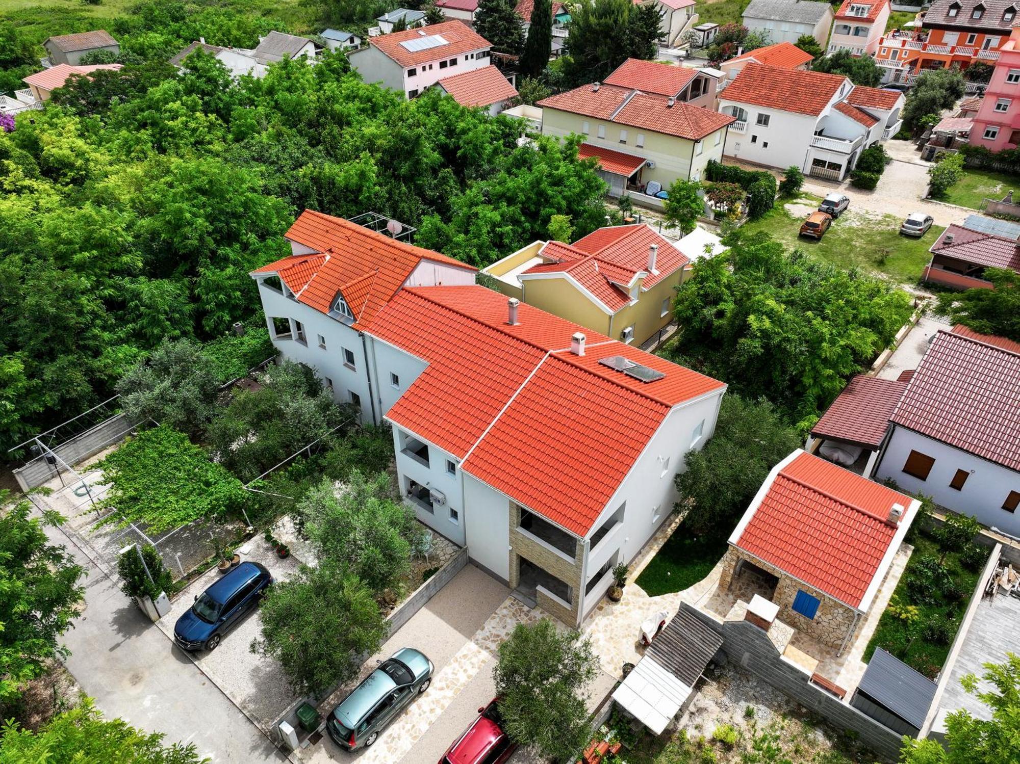 Apartments Kika Nin Exterior photo
