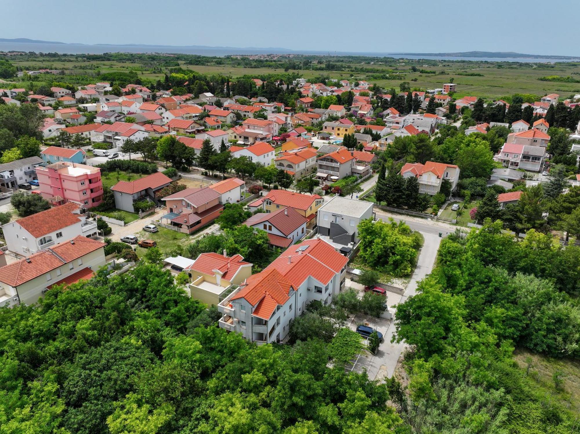 Apartments Kika Nin Exterior photo