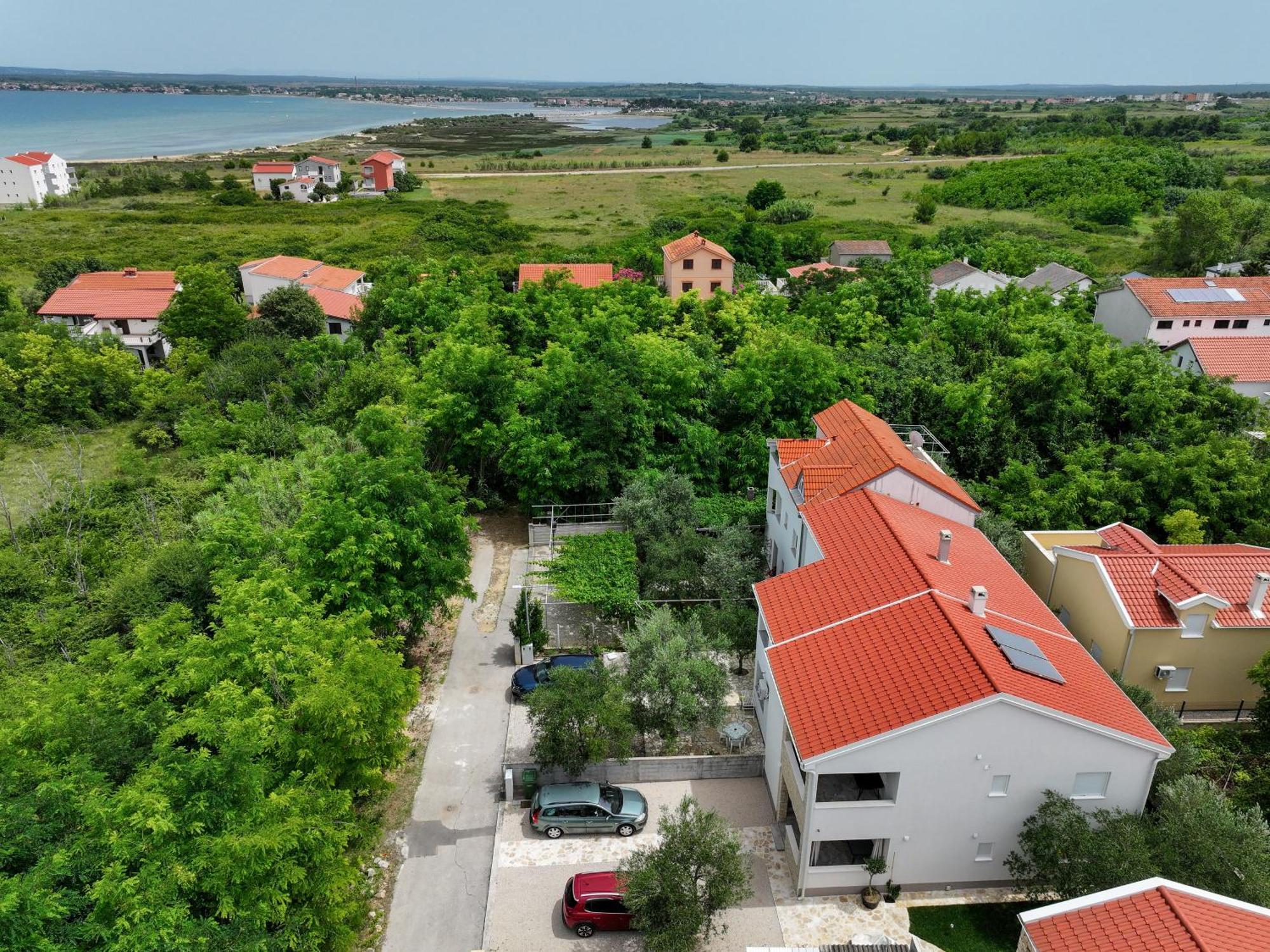 Apartments Kika Nin Exterior photo