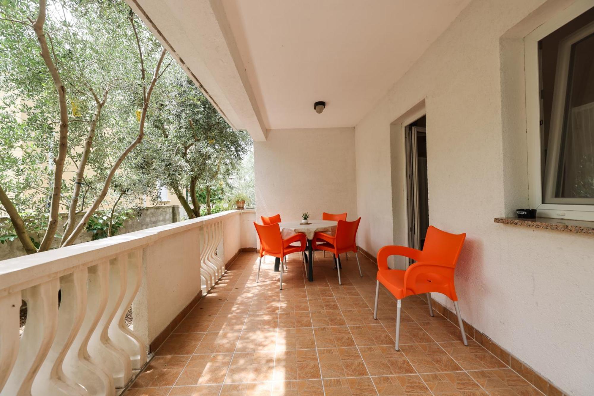 Apartments Kika Nin Exterior photo