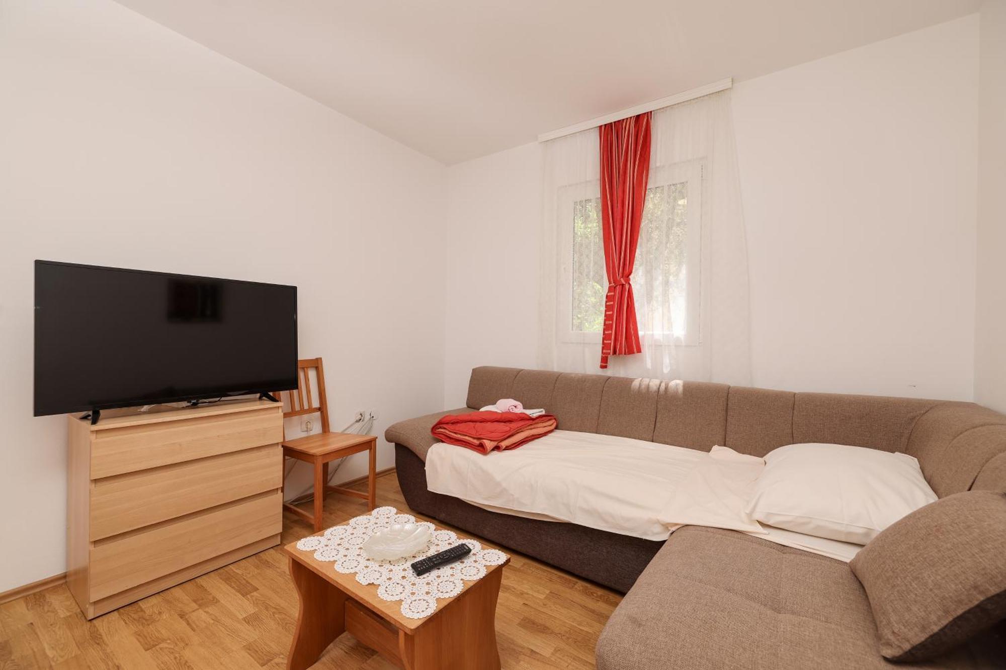 Apartments Kika Nin Exterior photo