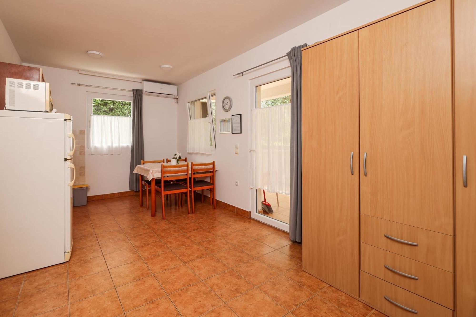 Apartments Kika Nin Exterior photo
