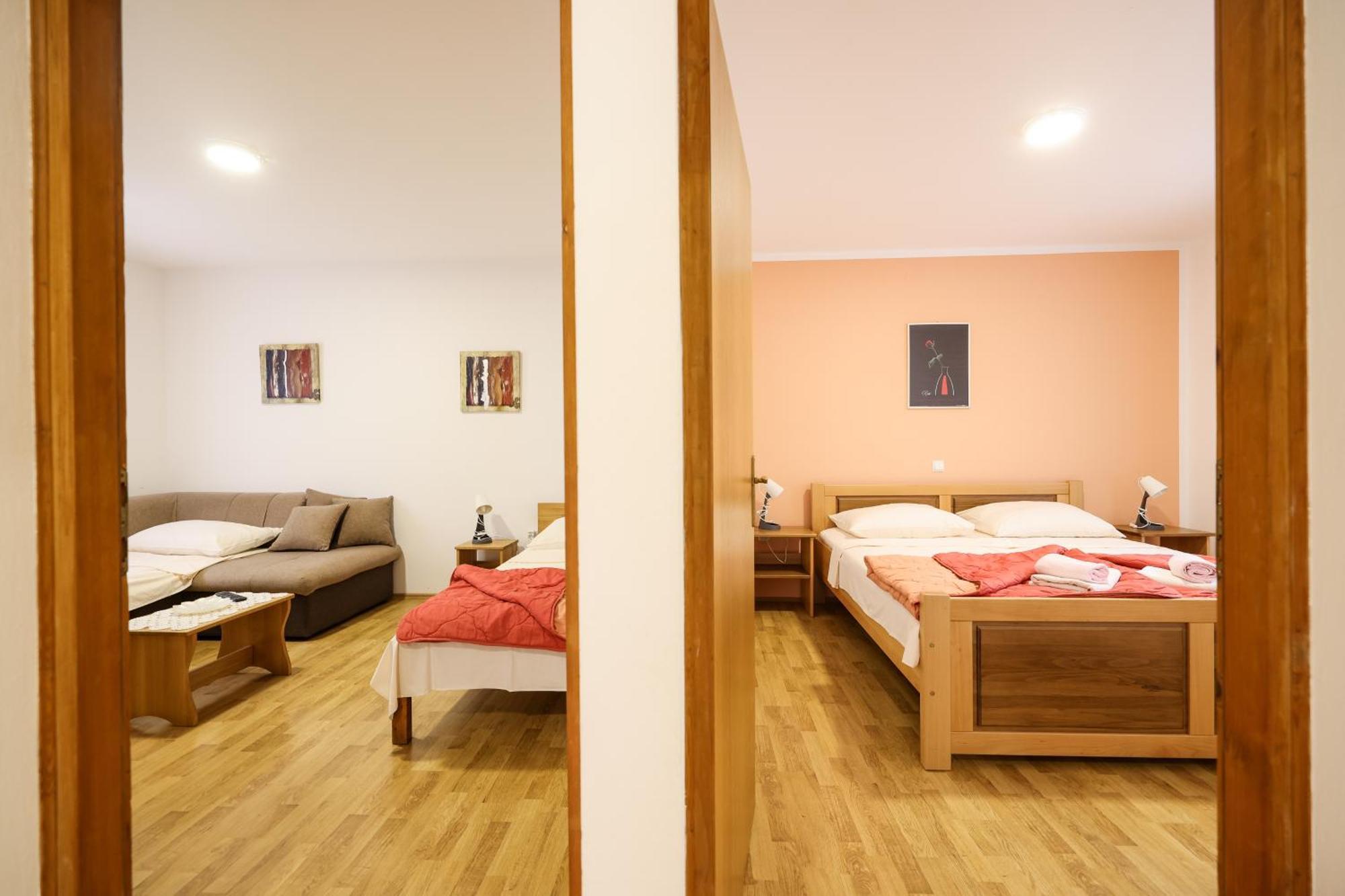 Apartments Kika Nin Exterior photo